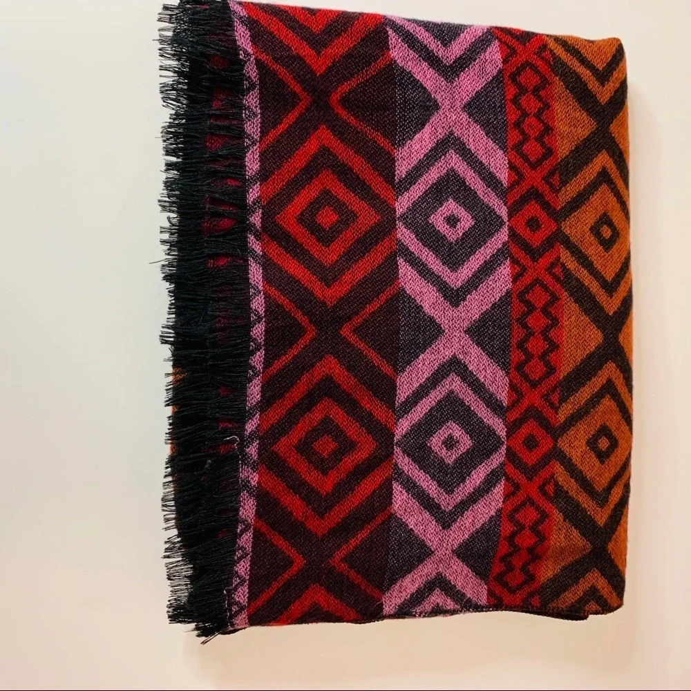 Maurices Aztec pattern scarf - Picture 5 of 8